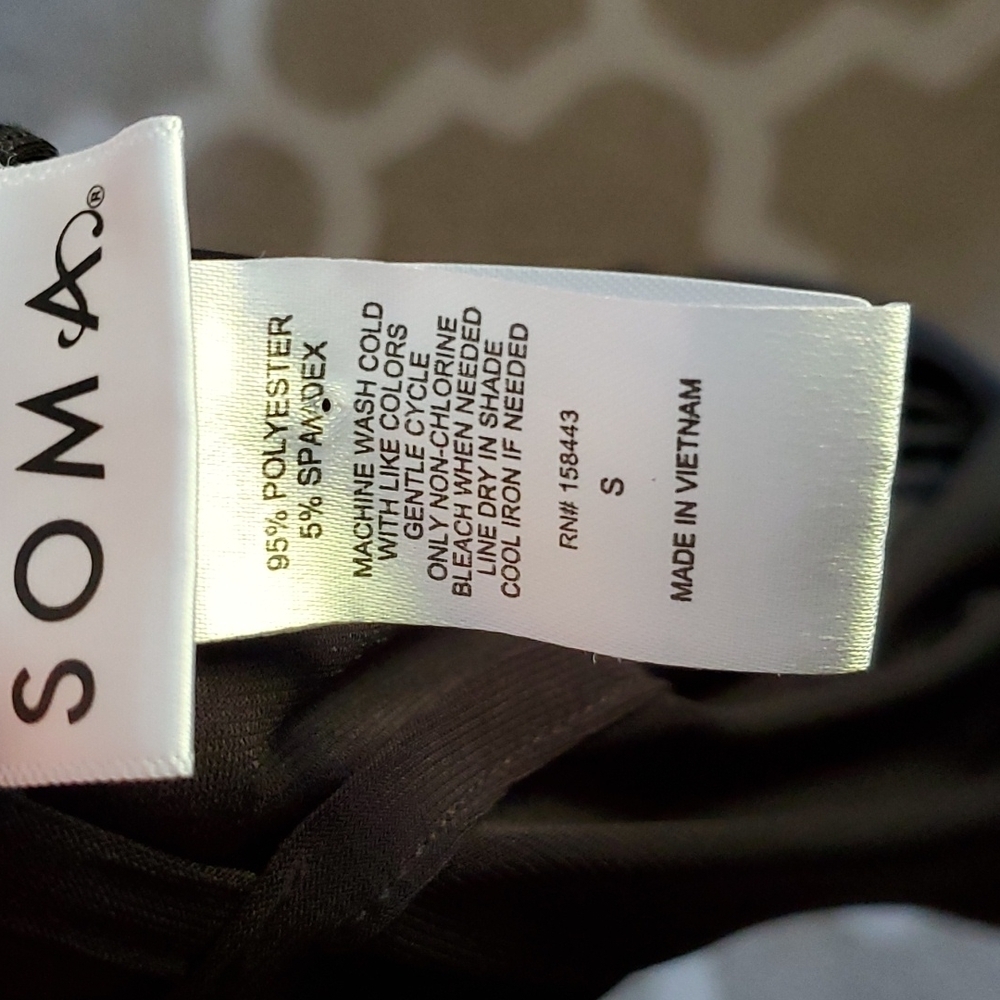 Soma Split shoulder top - Picture 10 of 11